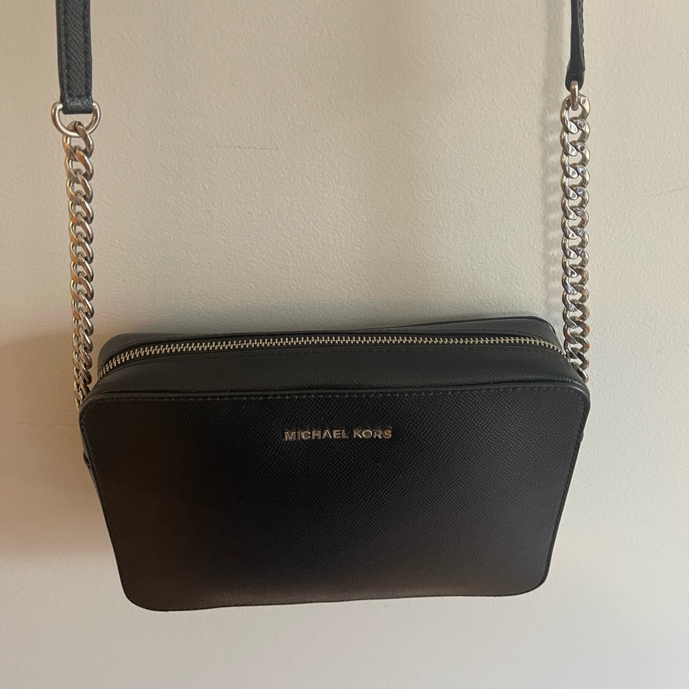Michael Kors Women's Jet Set Item Crossbody Bag in Black with Silver hardware